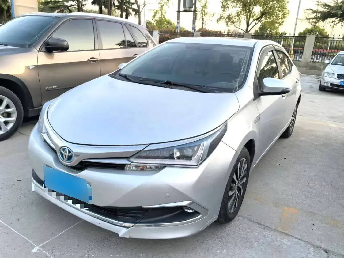 2016 Toyota Corolla 1.8L 99HP L4 E-CVT Hybrid