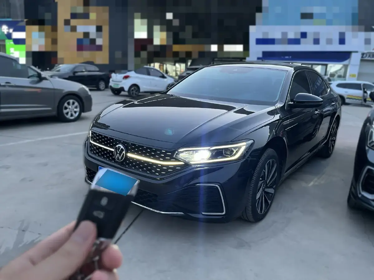 2022 Volkswagen Passat 2.0T 186HP L4 7DCT