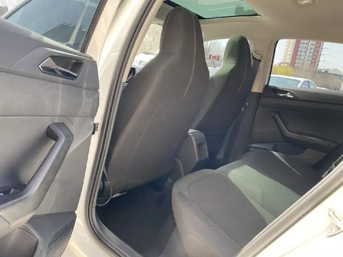 2021 Volkswagen Polo 1.5L 113HP L4 5MT,autocango,china used car exporter,china ev exporter,chinese used car exporter,chinese used ev exporter