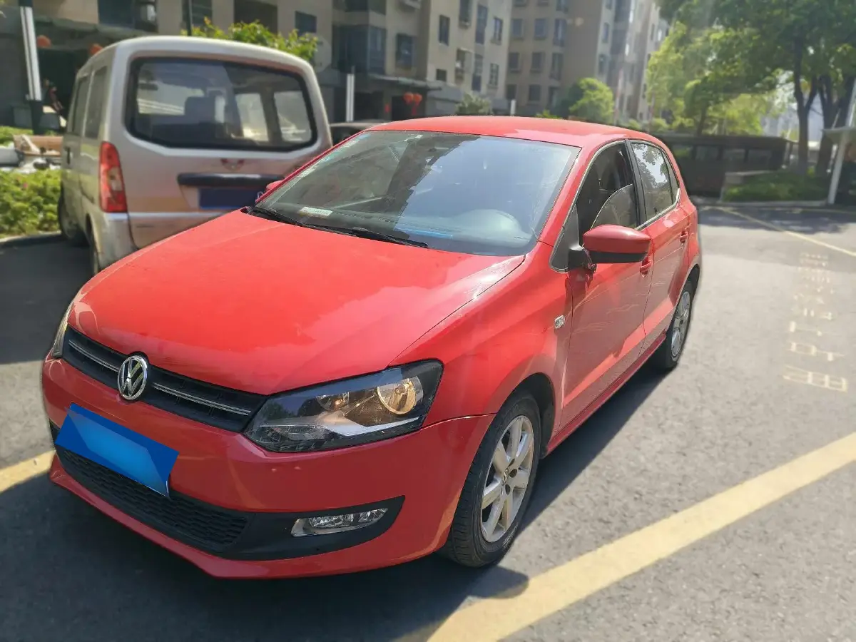 2013 Volkswagen Polo 1.4L 86HP L4 5MT
