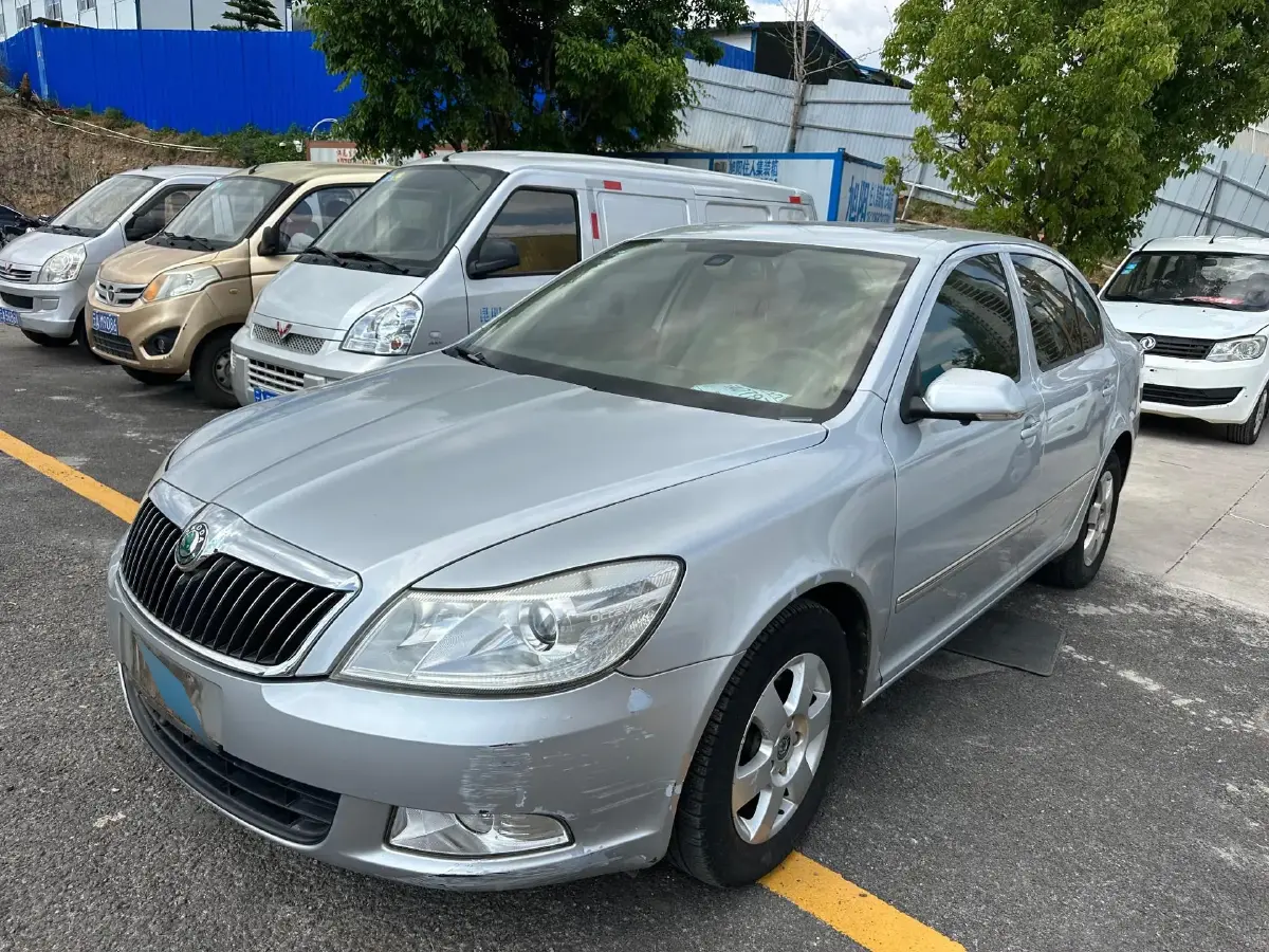 2010 Skoda Octavia 1.6L 105HP L4 5MT