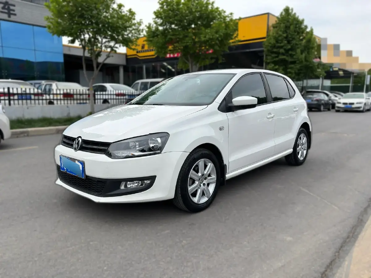 2013 Volkswagen Polo 1.4L 86HP L4 5MT