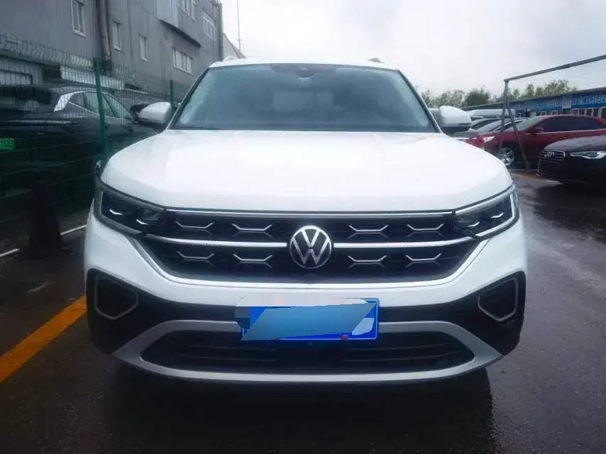 2023 Volkswagen Tayron 2.0T 186HP L4 7DCT