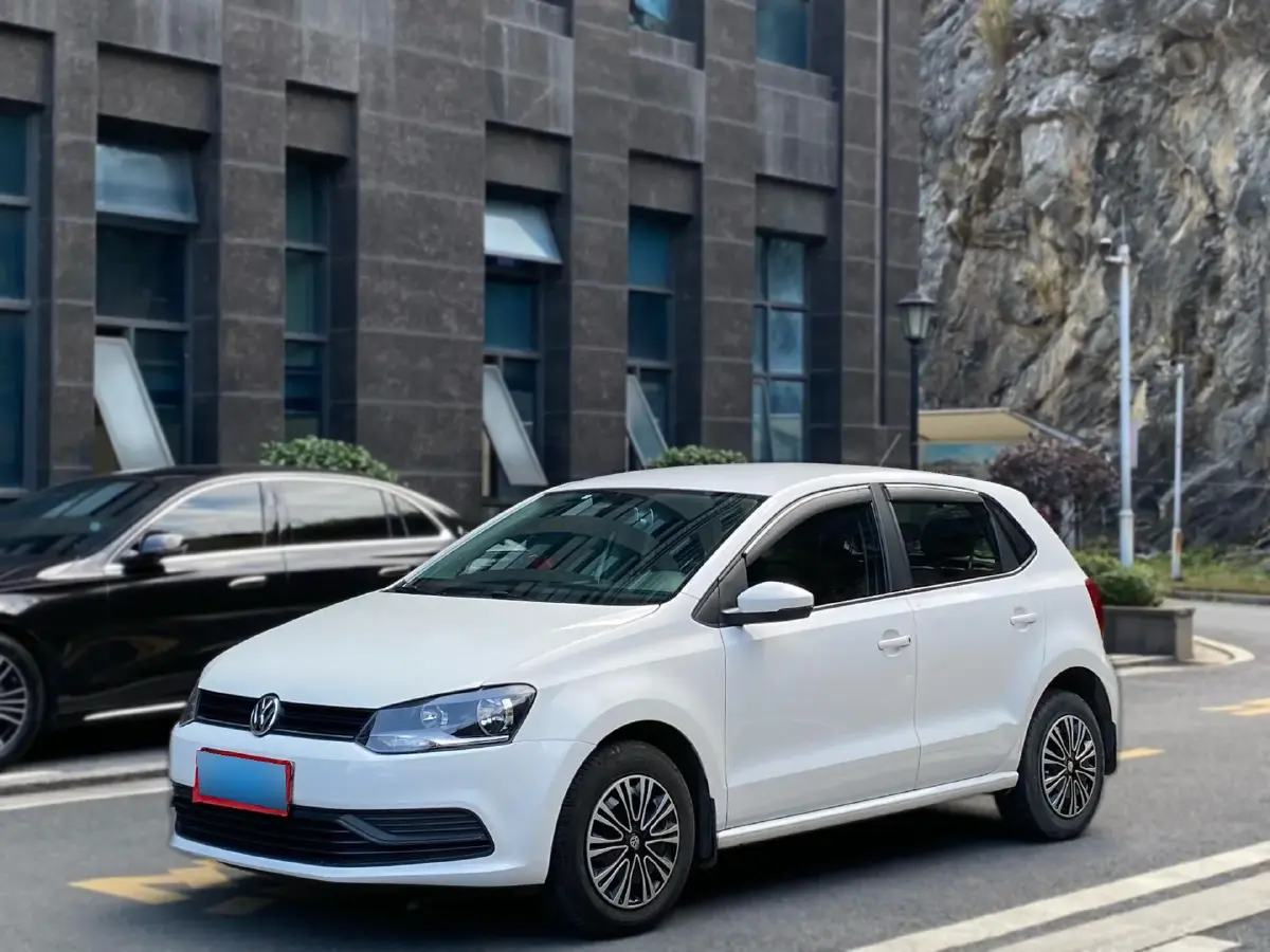 2016 Volkswagen Polo 1.4L 90HP L4 6AT