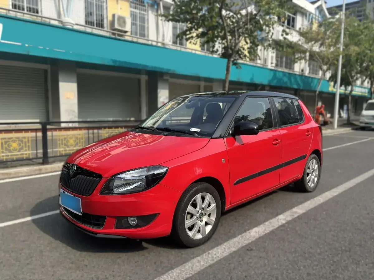 2012 Skoda Fabia 1.6L 105HP L4 6AT