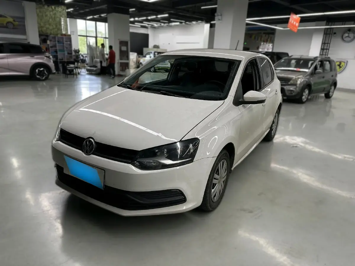 2016 Volkswagen Polo 1.4L 90HP L4 6AT