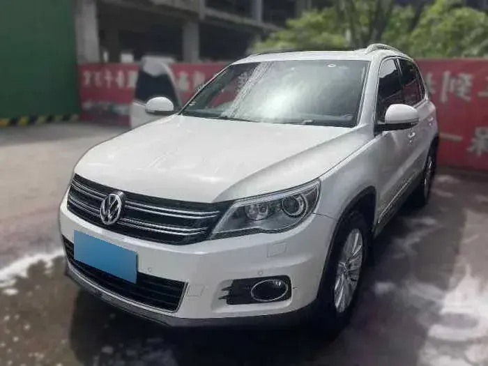 2012 Volkswagen Tiguan 2.0T 200HP L4 6AT