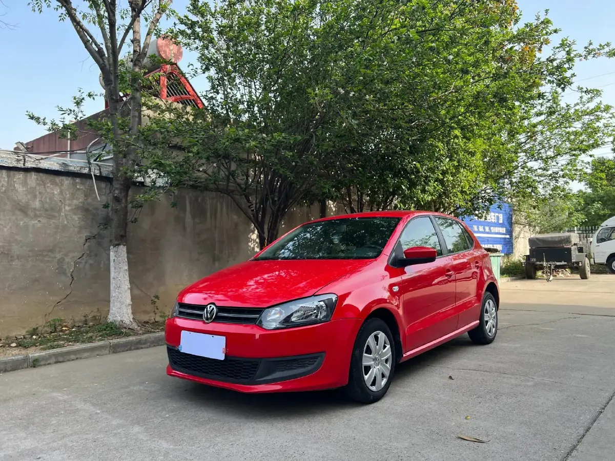 2011 Volkswagen Polo 1.4L 86HP L4 5MT