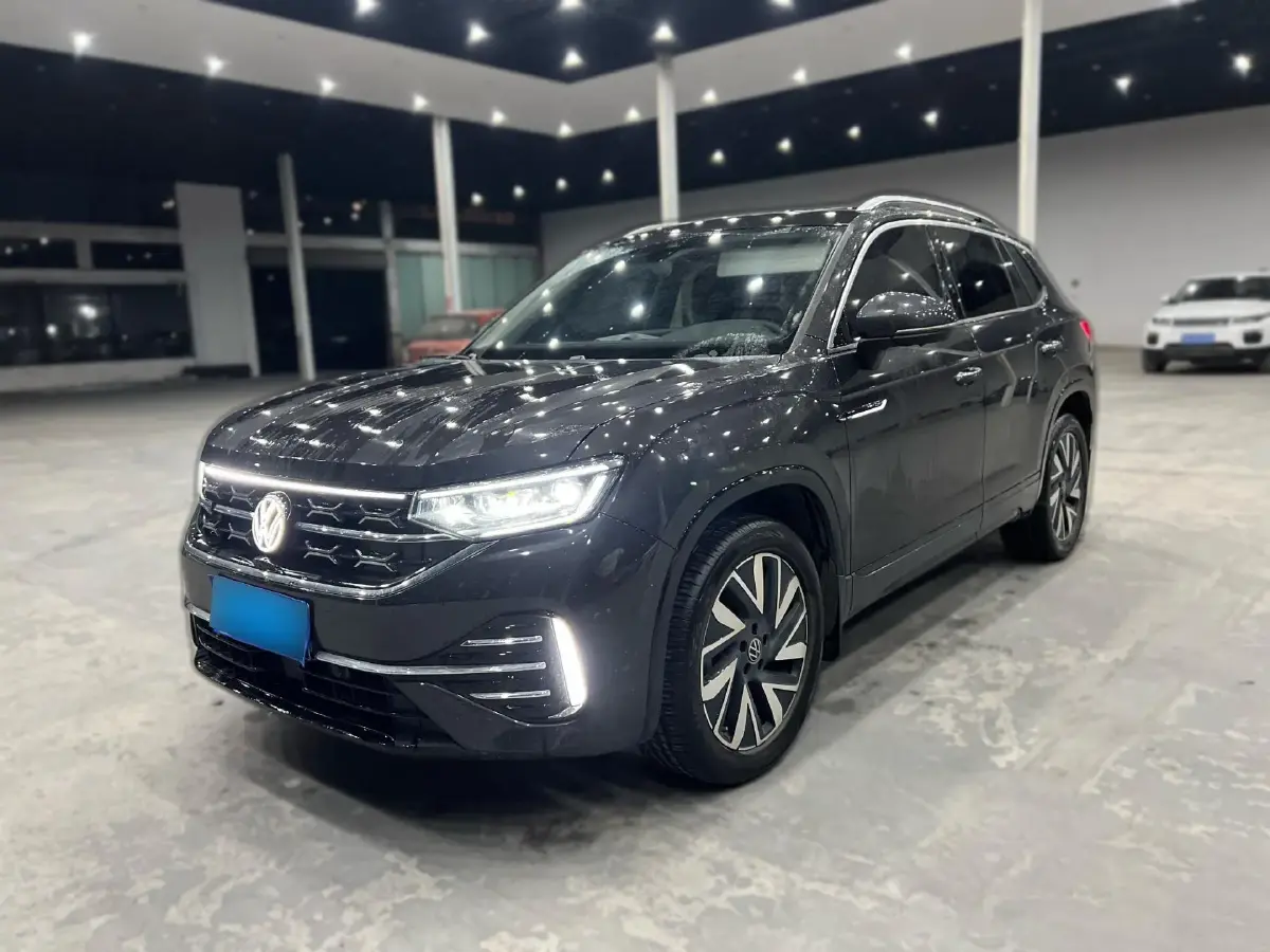 2023 Volkswagen Tayron 2.0T 220HP L4 7DCT