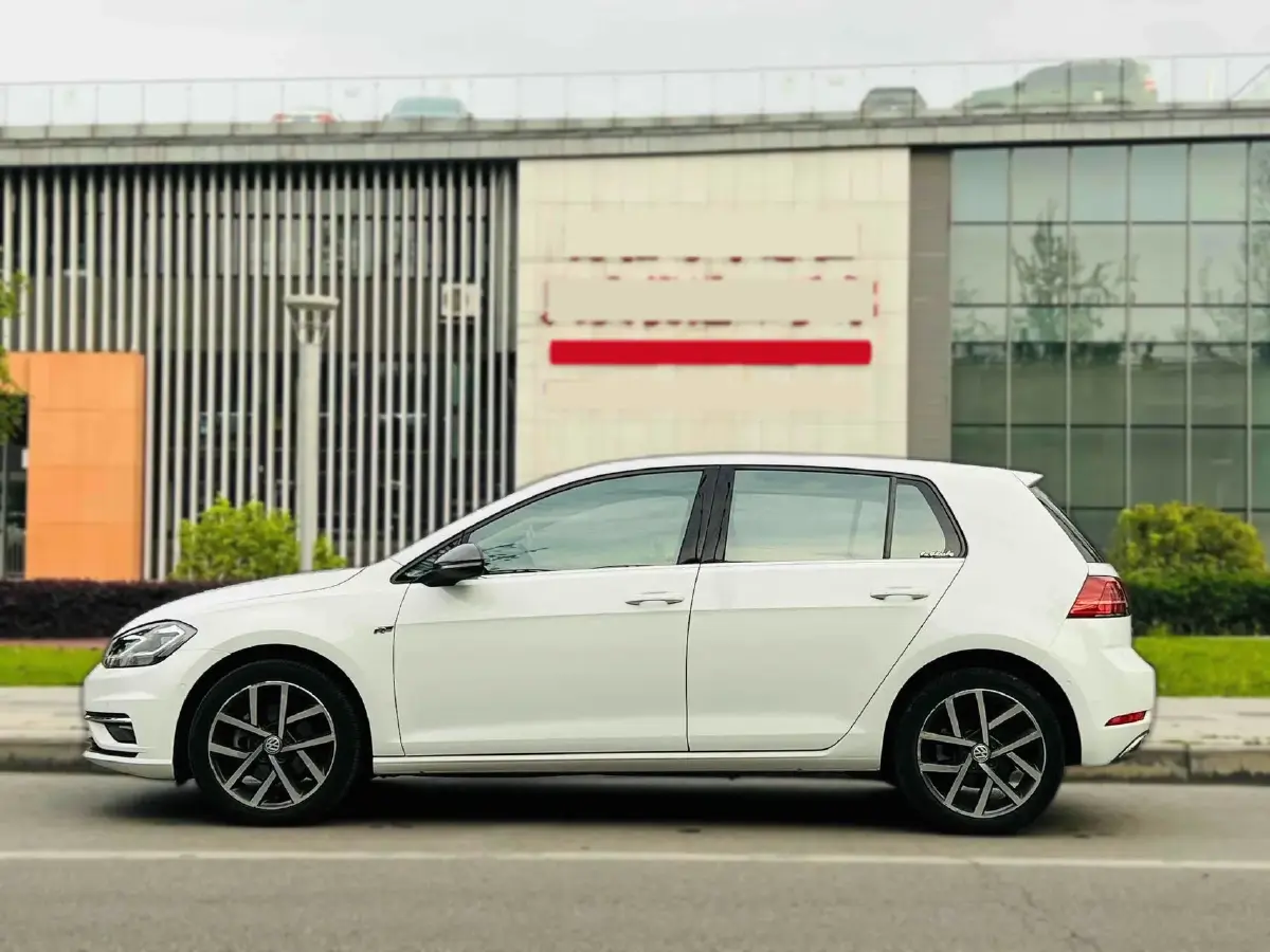 2018 Volkswagen Golf 1.4T 150HP L4 7DCT