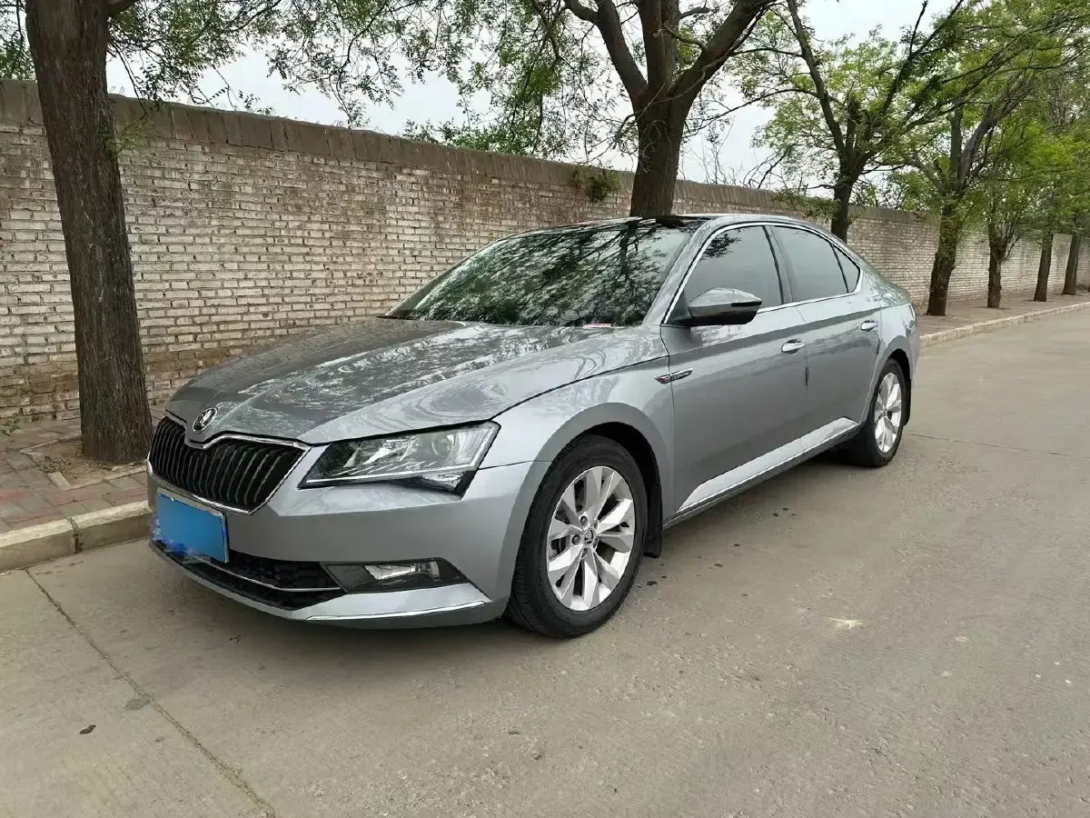 2018 Skoda Superb 1.8T 180HP L4 7DCT