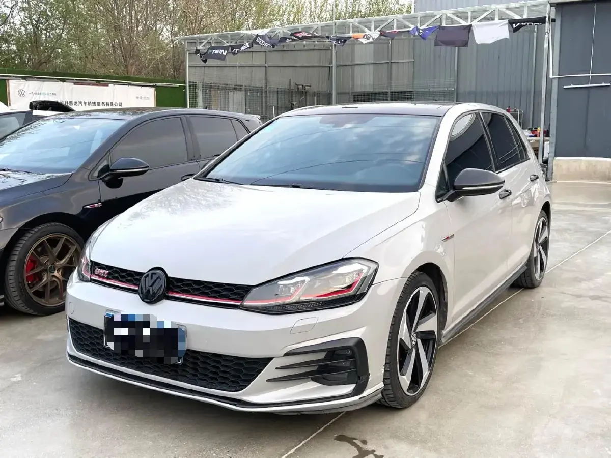 2018 Volkswagen GolfGTI 2.0T 220HP L4 7DCT