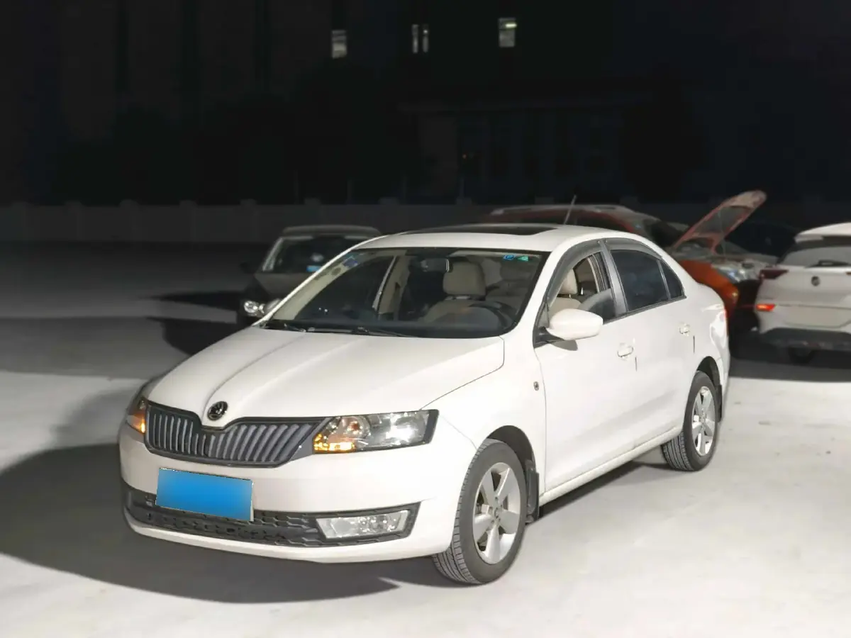 2013 Skoda Rapid 1.6L 110HP L4 6AT
