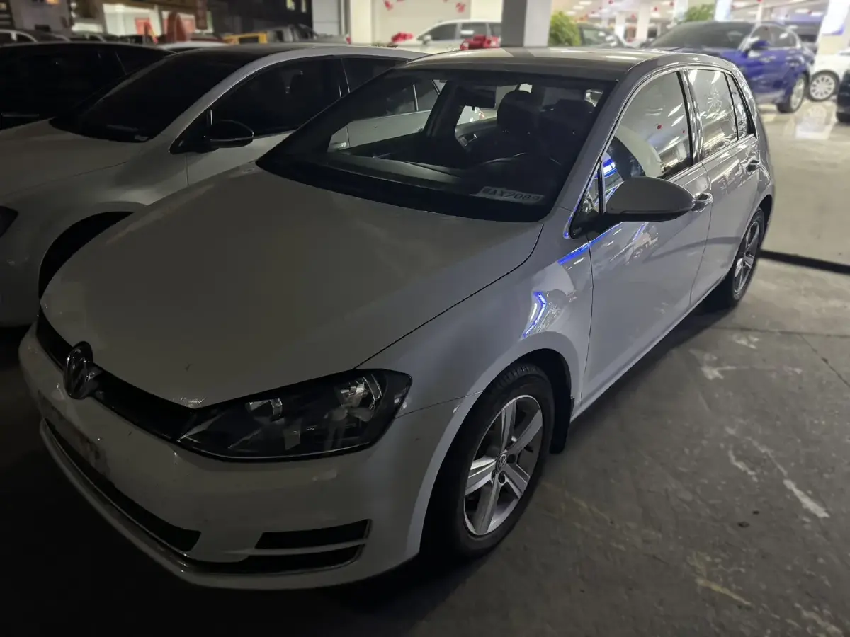 2011 Volkswagen Golf 1.6L 105HP L4 5MT
