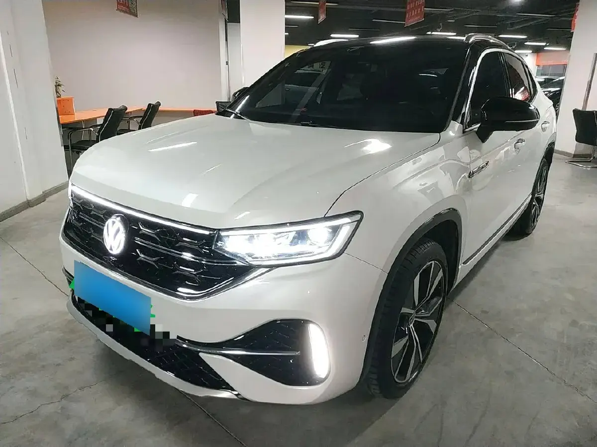 2023 Volkswagen Tayron X 2.0T 220HP L4 7DCT