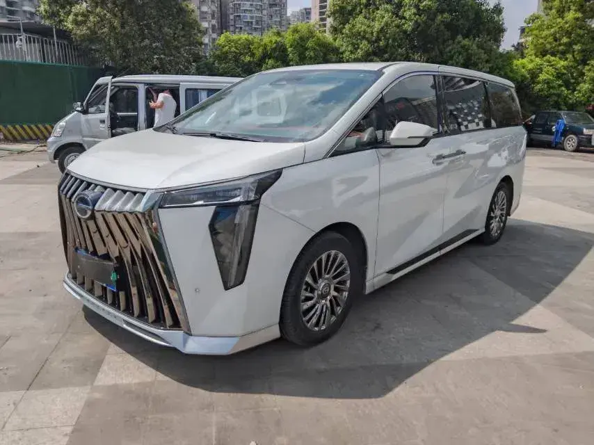 2023 GAC Trumpchi M8 2.0T 190HP L4 E-CVT Hybrid