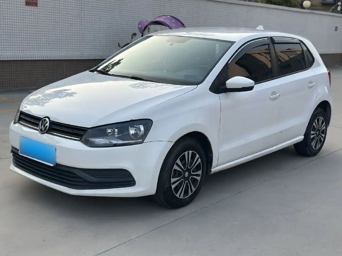 2016 Volkswagen Polo 1.4L 90HP L4 6AT