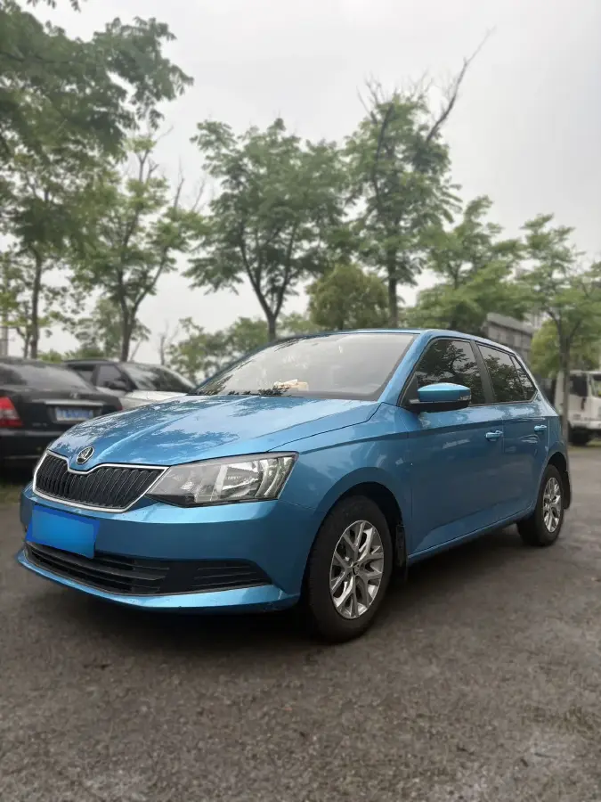 2015 Skoda Fabia 1.4L 90HP L4 6AT