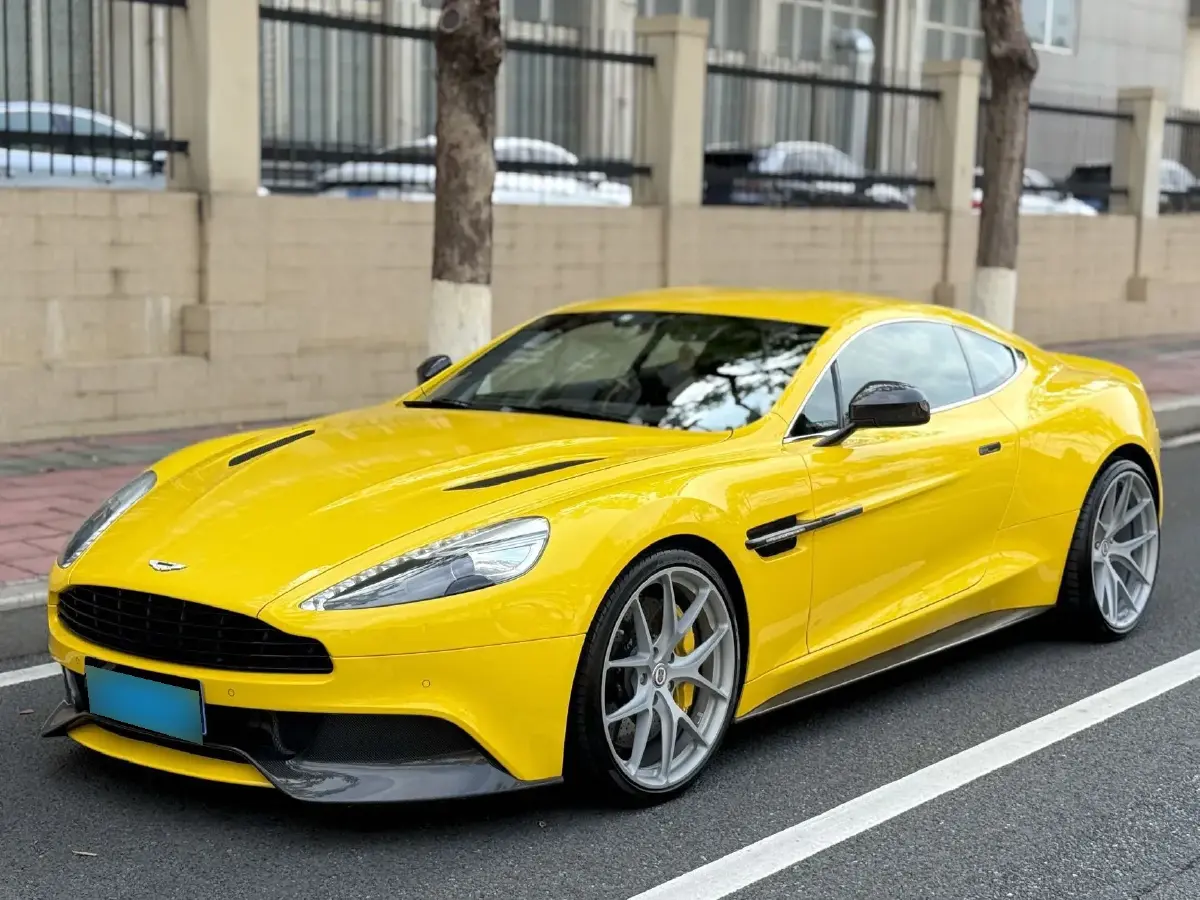 2013 Aston Martin Vanquish 6.0L 573HP V12 6AT