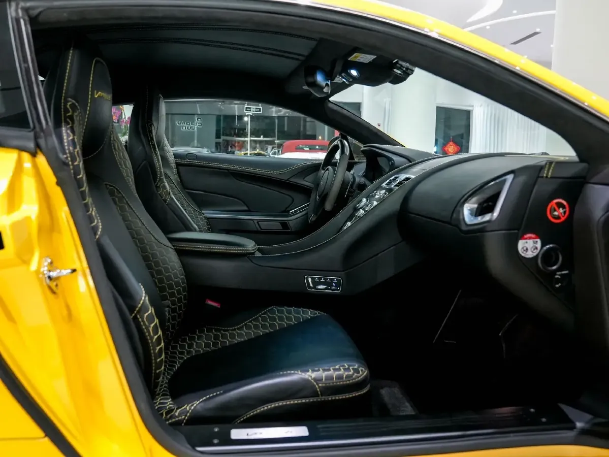 2013 Aston Martin Vanquish 6.0L 573HP V12 6AT,autocango,china used car exporter,china ev exporter,chinese used car exporter,chinese used ev exporter