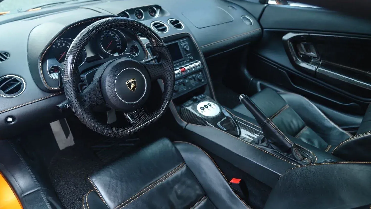 2010 Lamborghini Gallardo 5.2L 557HP V10 6AMT,autocango,china used car exporter,china ev exporter,chinese used car exporter,chinese used ev exporter