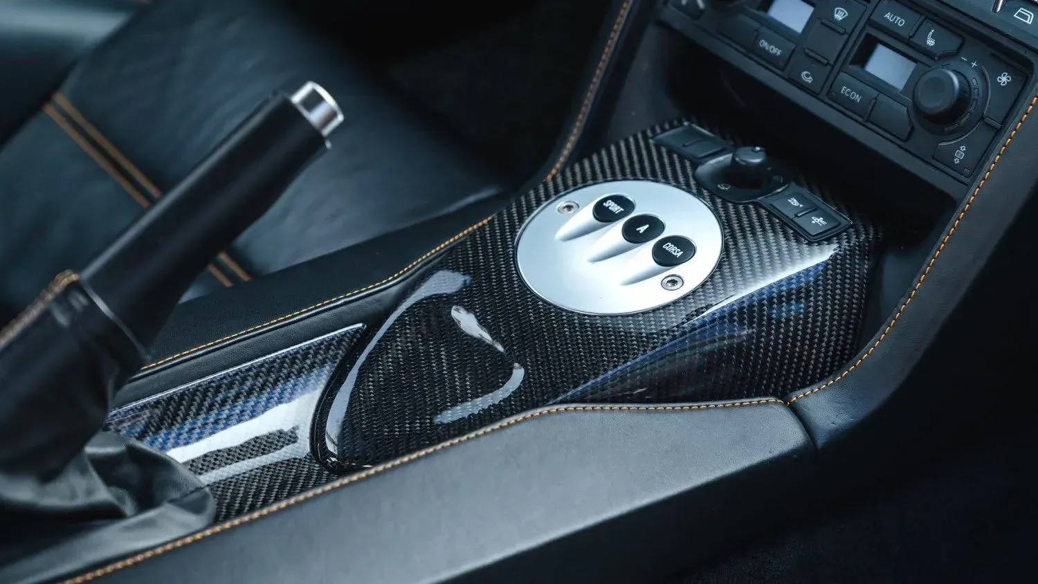 2010 Lamborghini Gallardo 5.2L 557HP V10 6AMT,autocango,china used car exporter,china ev exporter,chinese used car exporter,chinese used ev exporter