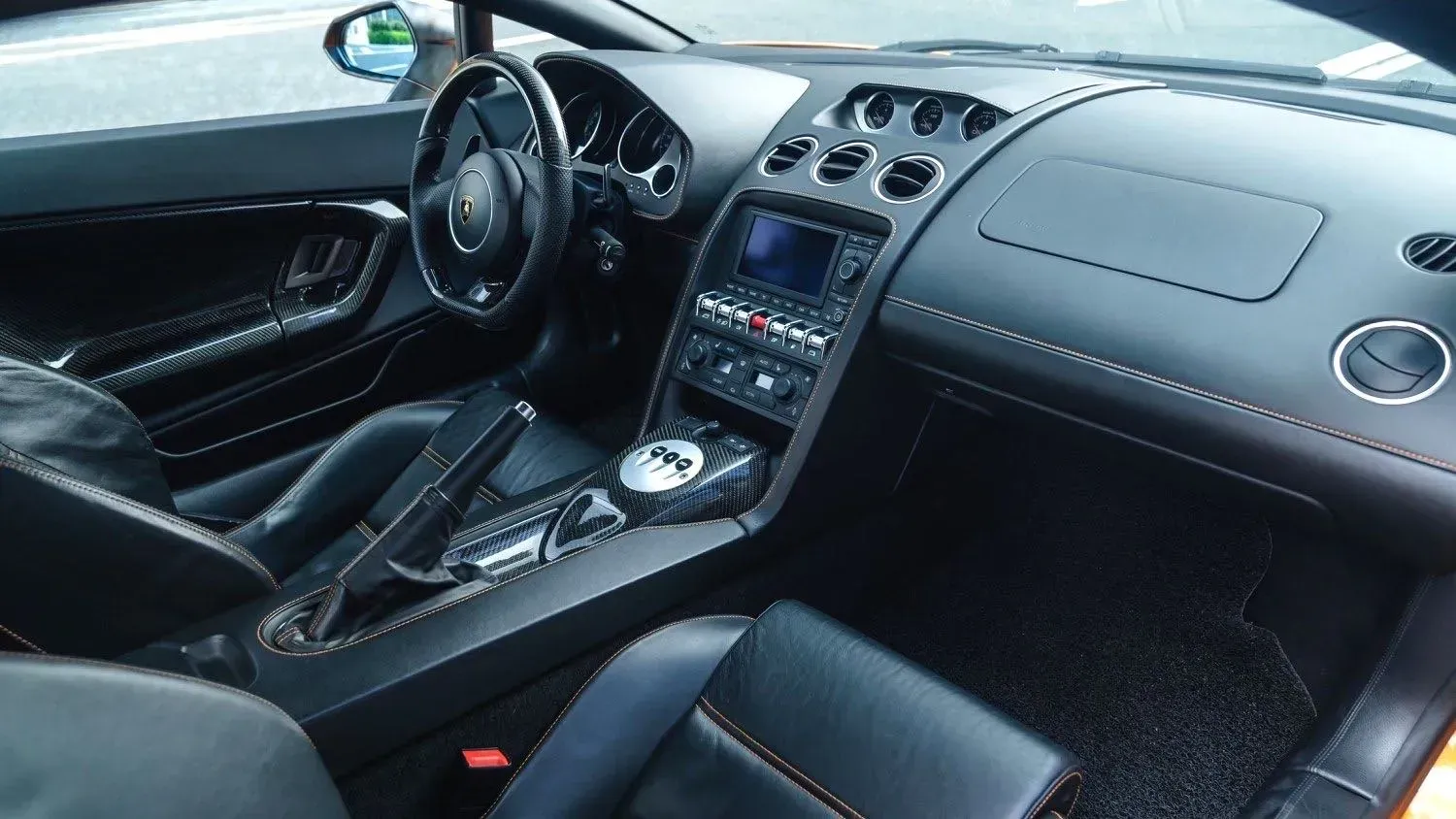 2010 Lamborghini Gallardo 5.2L 557HP V10 6AMT,autocango,china used car exporter,china ev exporter,chinese used car exporter,chinese used ev exporter