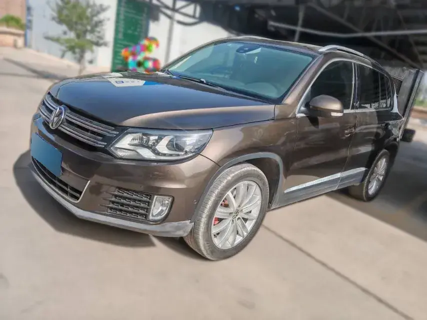 2013 Volkswagen Tiguan 2.0T 200HP L4 6AT