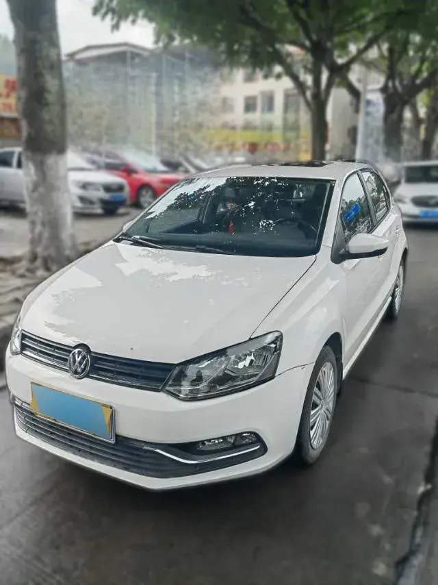 2016 Volkswagen Polo 1.6L 110HP L4 5MT