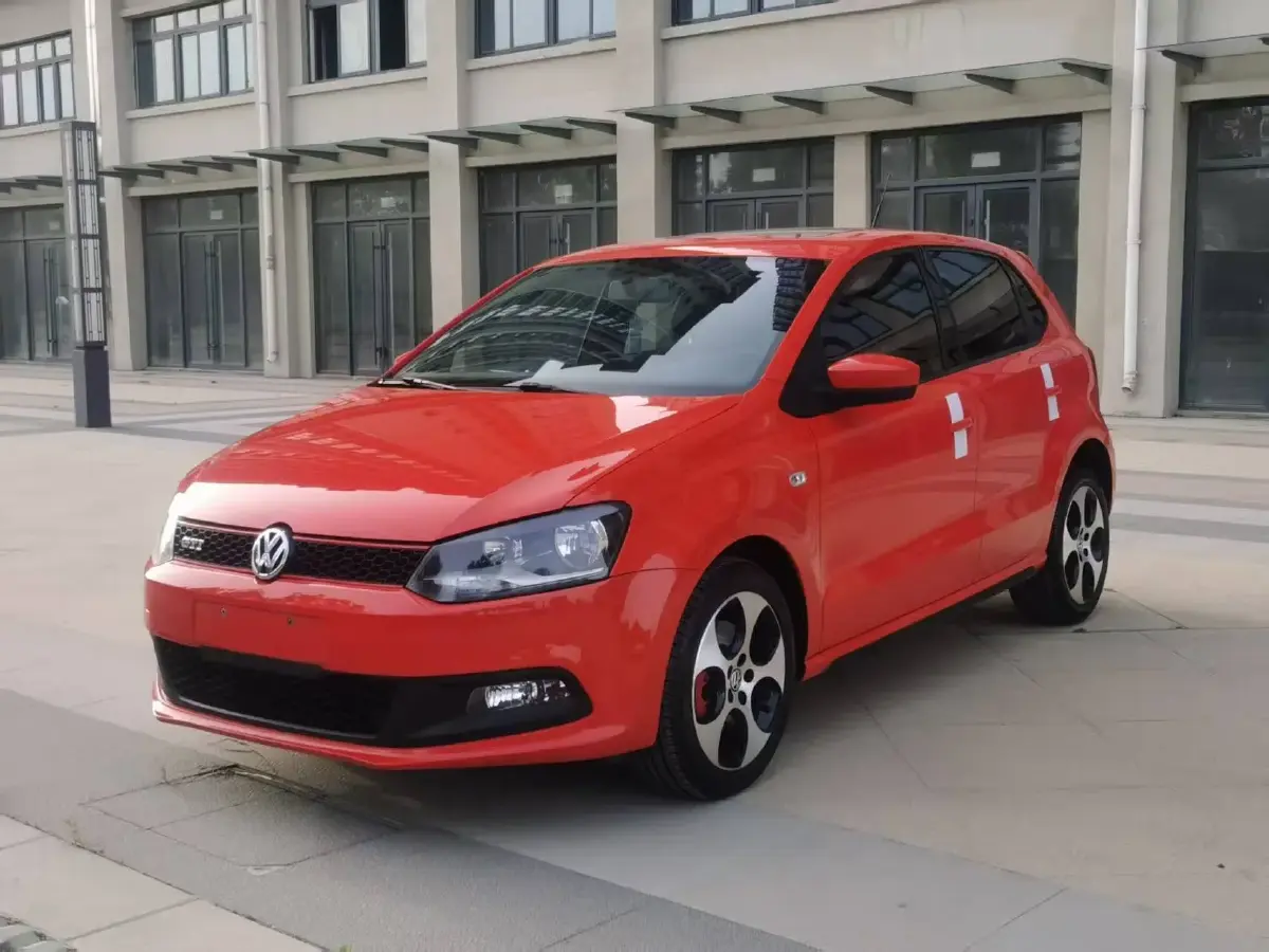 2012 Volkswagen Polo 1.4T 131HP L4 7DCT
