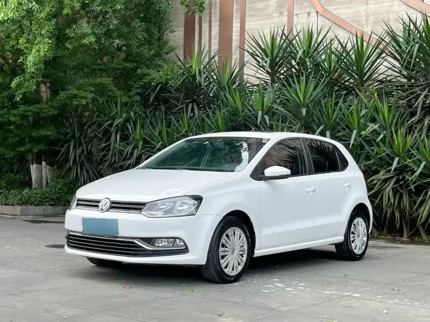 2016 Volkswagen Polo 1.6L 110HP L4 5MT