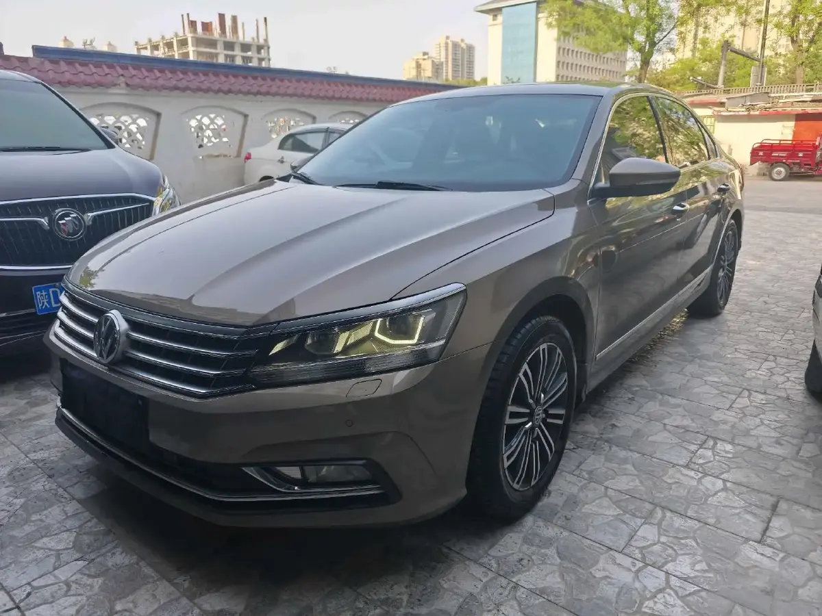 2017 Volkswagen Passat 1.8T 180HP L4 7DCT