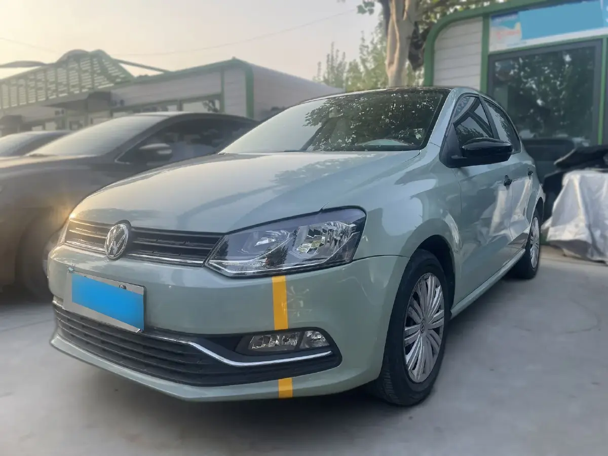 2016 Volkswagen Polo 1.6L 110HP L4 5MT