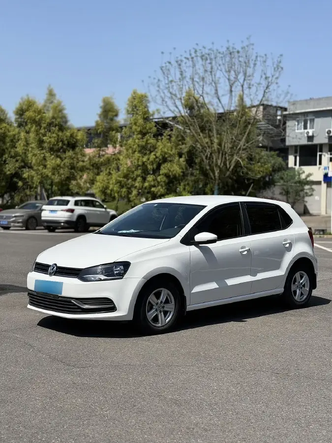 2016 Volkswagen Polo 1.4L 90HP L4 6AT