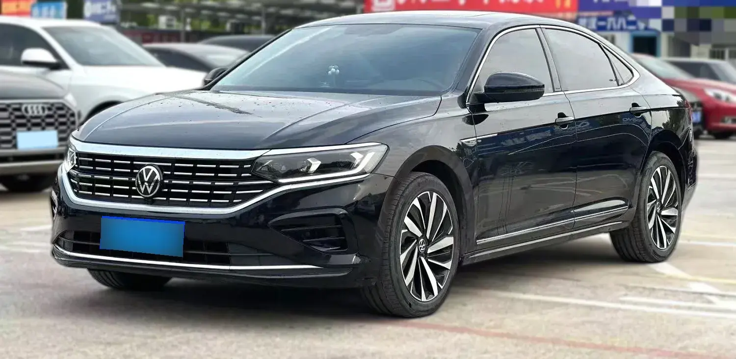 2023 Volkswagen Passat 2.0T 186HP L4 7DCT