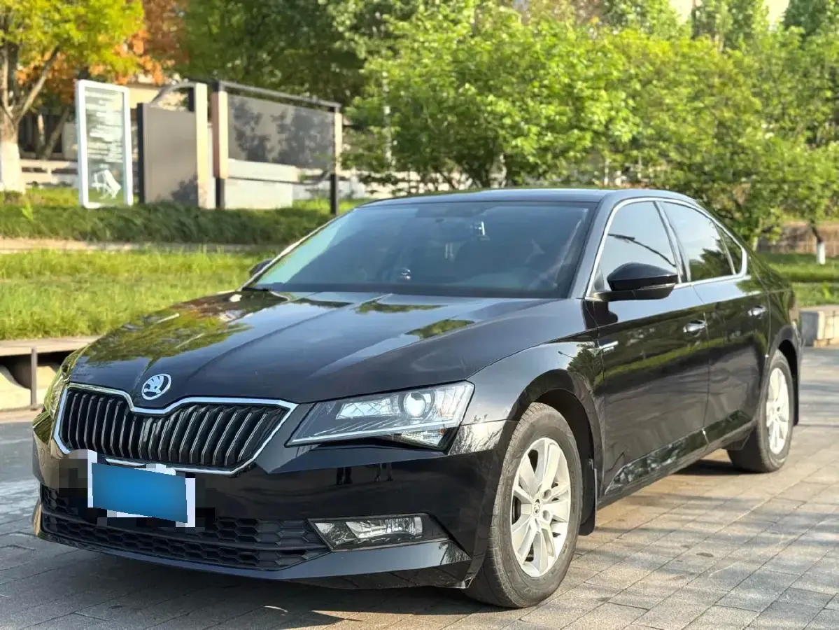 2016 Skoda Superb 1.8T 180HP L4 7DCT