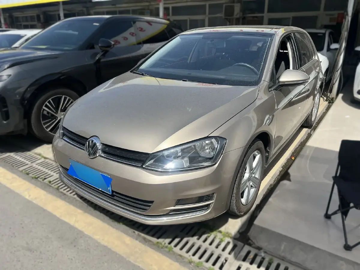 2010 Volkswagen Golf 1.6L 105HP L4 5MT