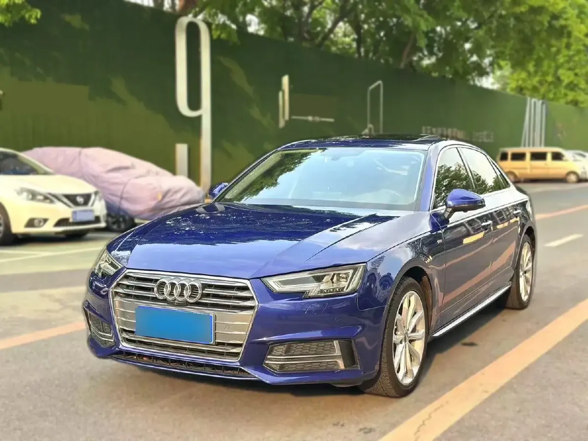 2017 Audi A4L 2.0T 190HP L4 7DCT