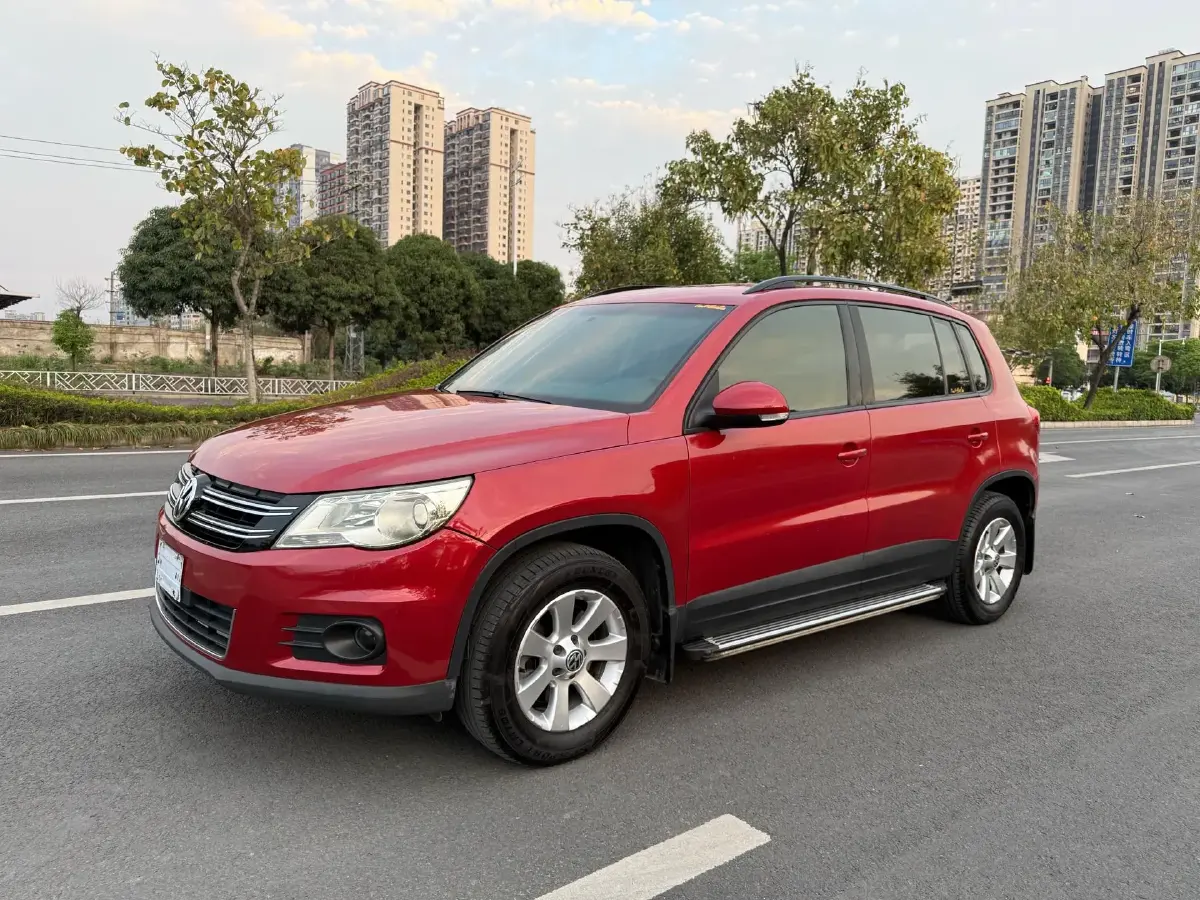 2012 Volkswagen Tiguan 1.8T 160HP L4 6AT
