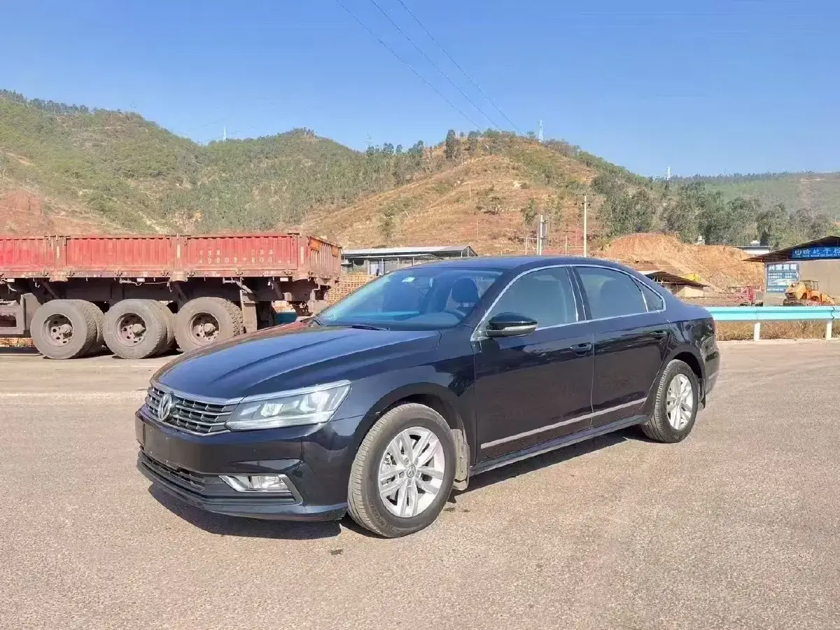 2015 Volkswagen Passat 1.8T 160HP L4 7DCT