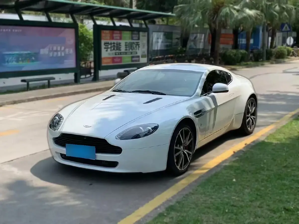 2010 Aston Martin Rapide 6.0L 477HP V12 6AT