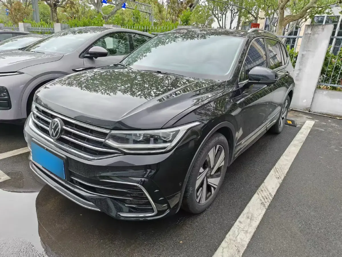 2023 Volkswagen Tiguan L 2.0T 186HP L4 7DCT