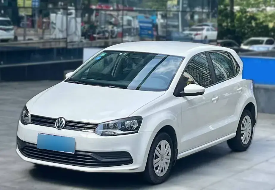 2016 Volkswagen Polo 1.4L 90HP L4 6AT