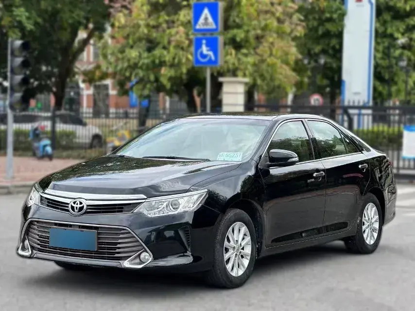 2016 Toyota Camry 2.0L 167HP L4 6AT