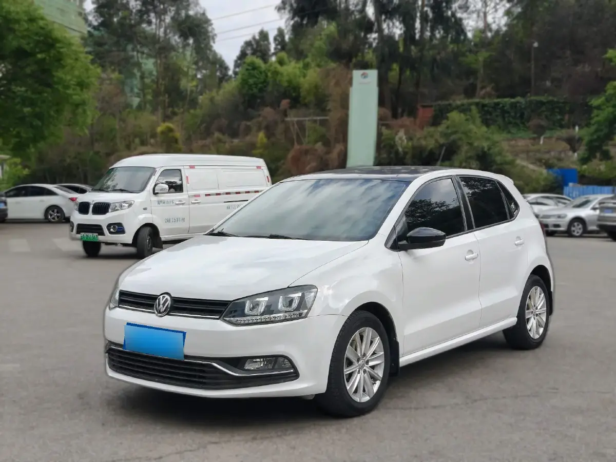 2014 Volkswagen Polo 1.6L 110HP L4 6AT