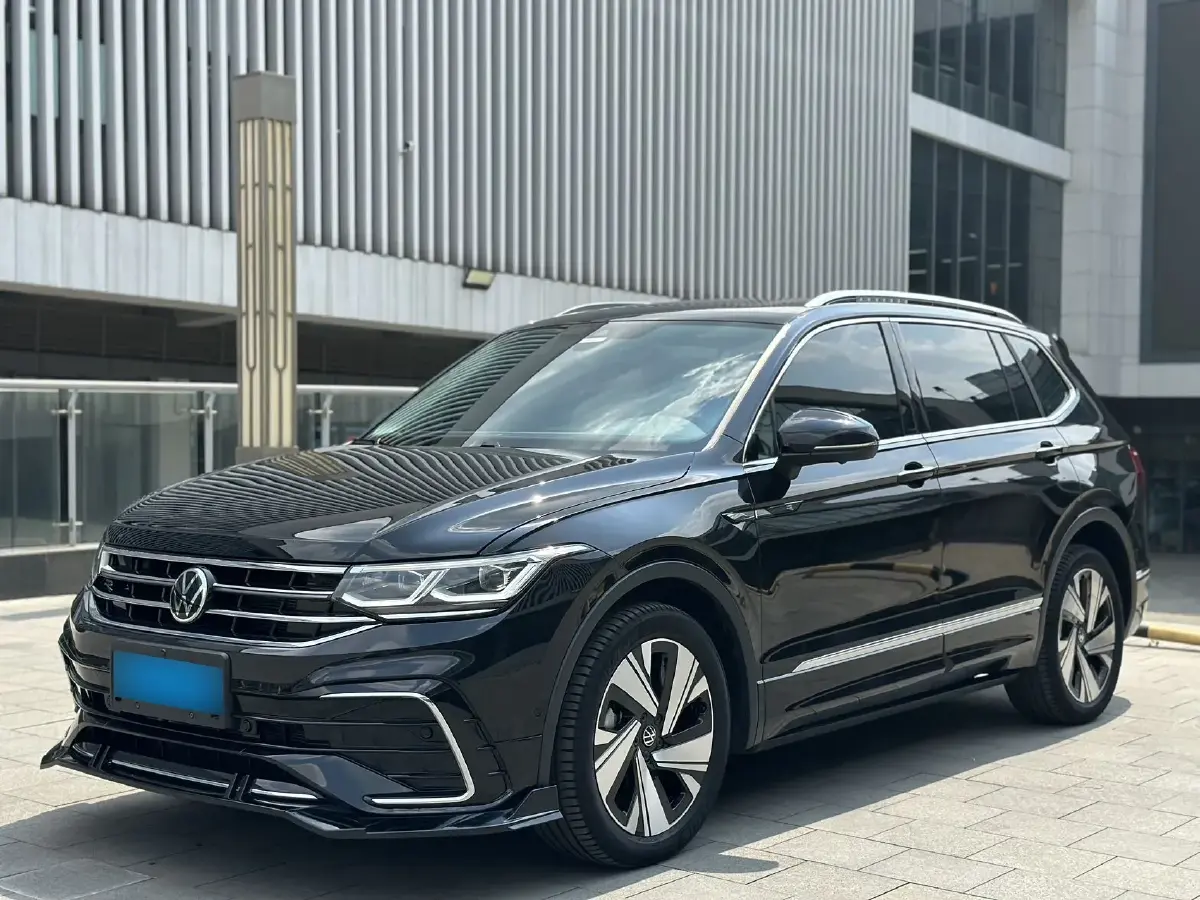2023 Volkswagen Tiguan L 2.0T 220HP L4 7DCT