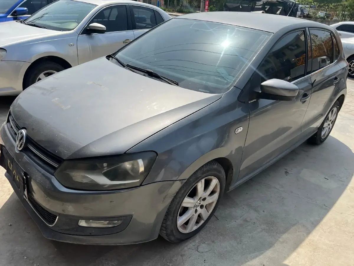 2013 Volkswagen Polo 1.4L 86HP L4 5MT