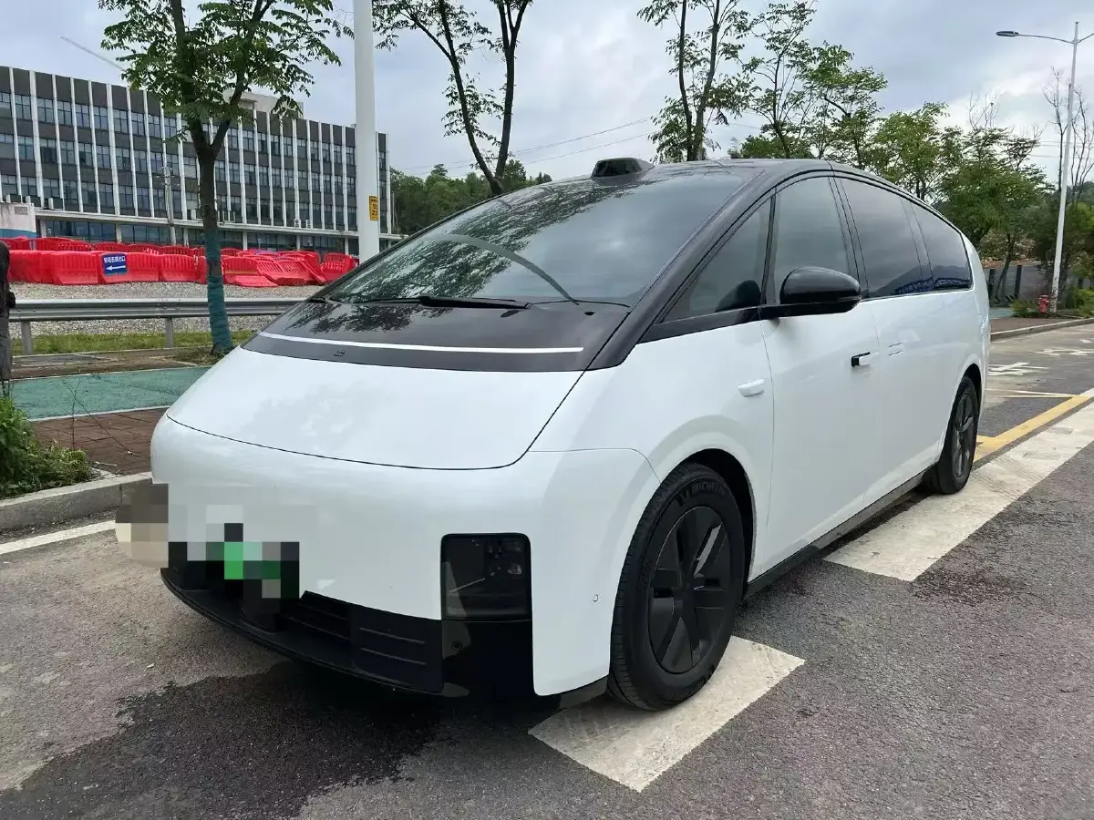 2024 Li MEGA BEV 102.7KWH