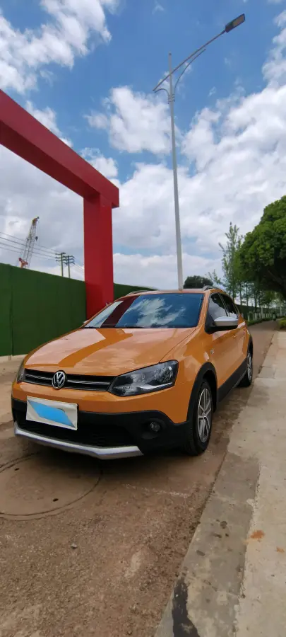 2012 Volkswagen Polo 1.6L 105HP L4 5MT