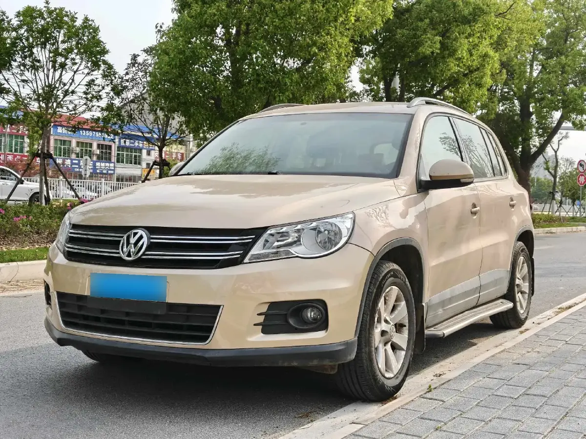 2012 Volkswagen Tiguan 1.8T 160HP L4 6AT